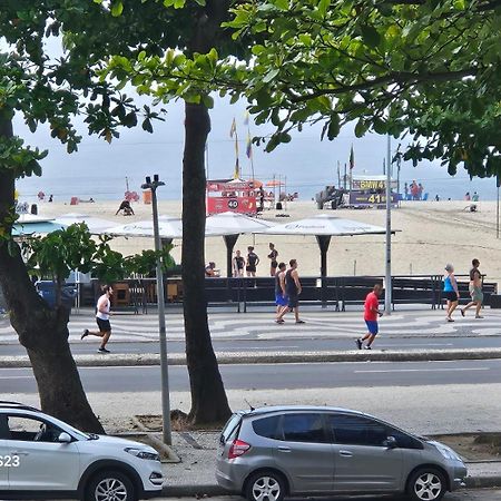 Leme De Frente Para O Mar Na Quadra Gourmet Da Atlantica Рио де Жанейро Екстериор снимка